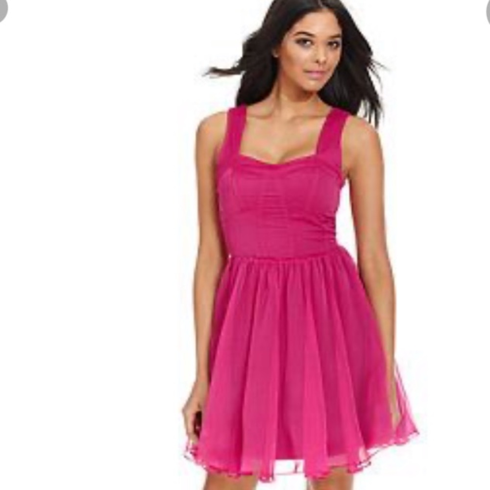 Guess sleeveless seamed fuchsia cocktail dress